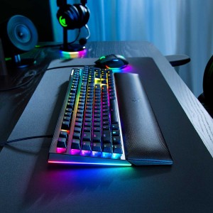 کیبورد گیمینگ مکانیکال با سیم ریزر مدل BLACKWIDOW V4